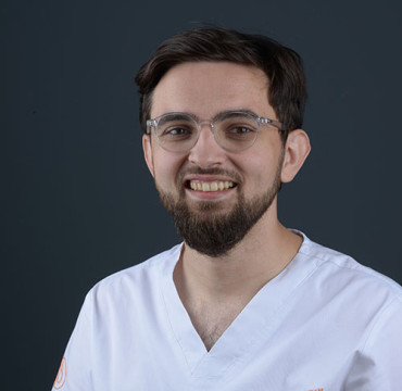 Dr. Sebastian Fechete - Protetică și estetică dentară