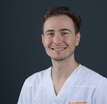 Dr. Alexandru Giurca - Protetică și estetică dentară